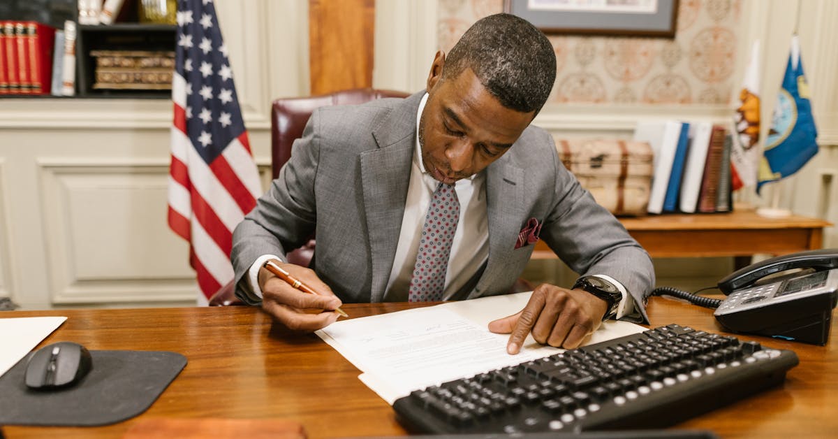 Se Eu Não Cumprir Aviso Prévio, Desconta Quanto em 2026?